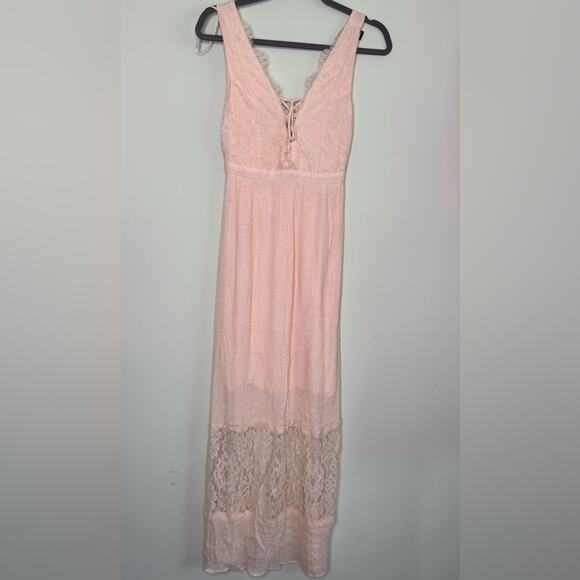 Forever 21 Blush Lace Maxi Small Dress - Picture 1 of 13